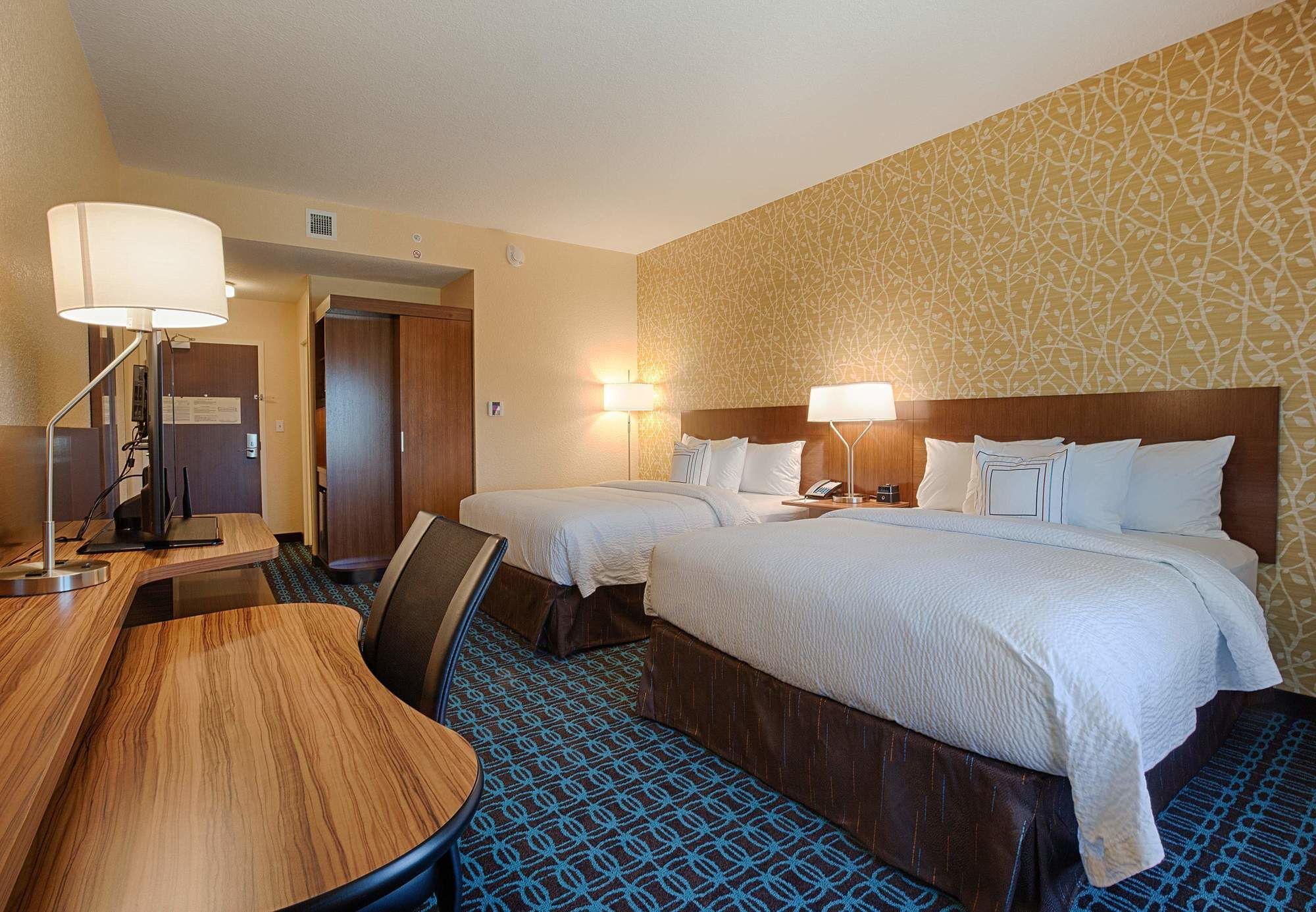 Фото Fairfield Inn & Suites by Marriott Clearwater Beach