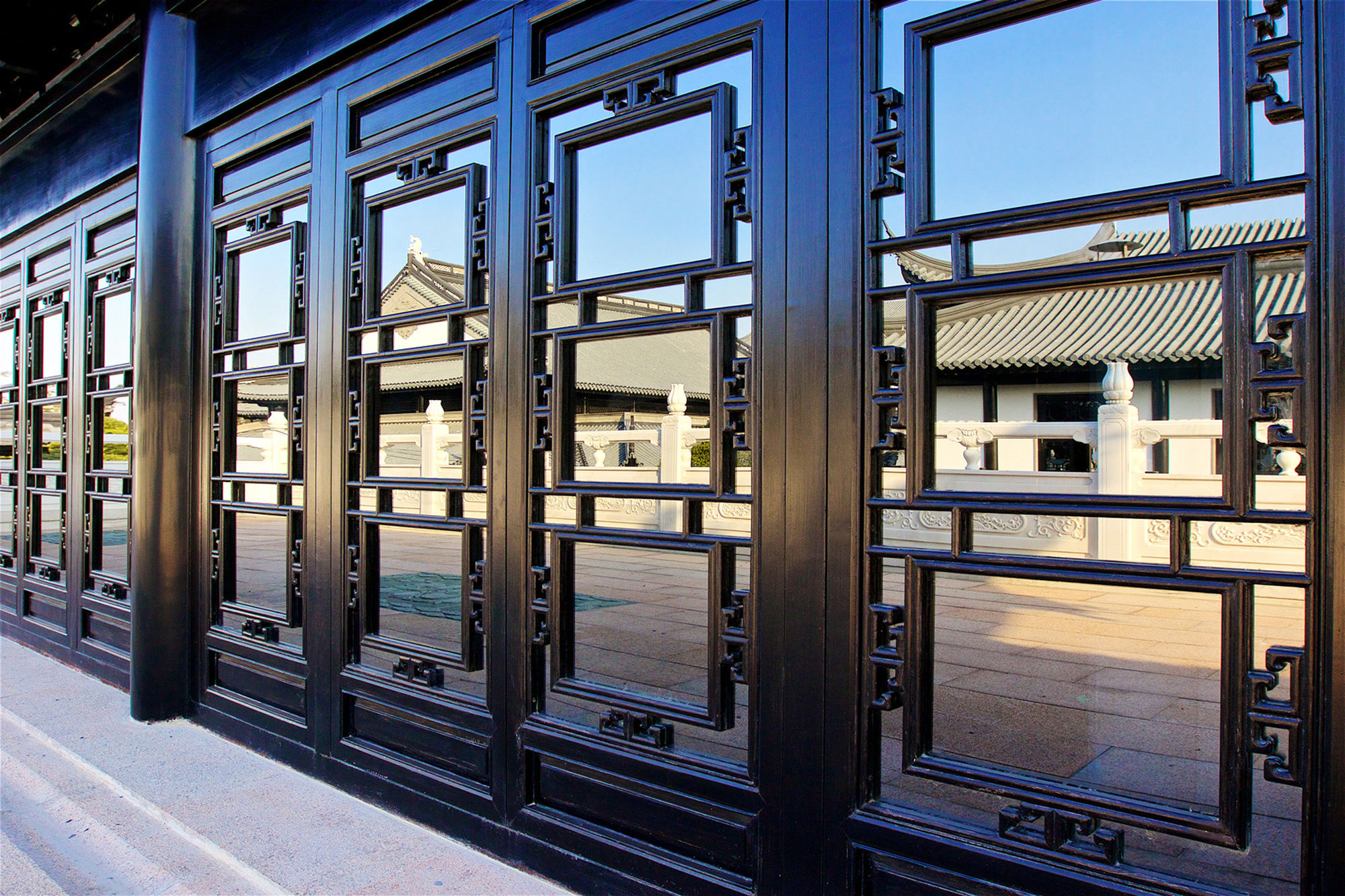 Фото Royal Garden Hotel Shanghai