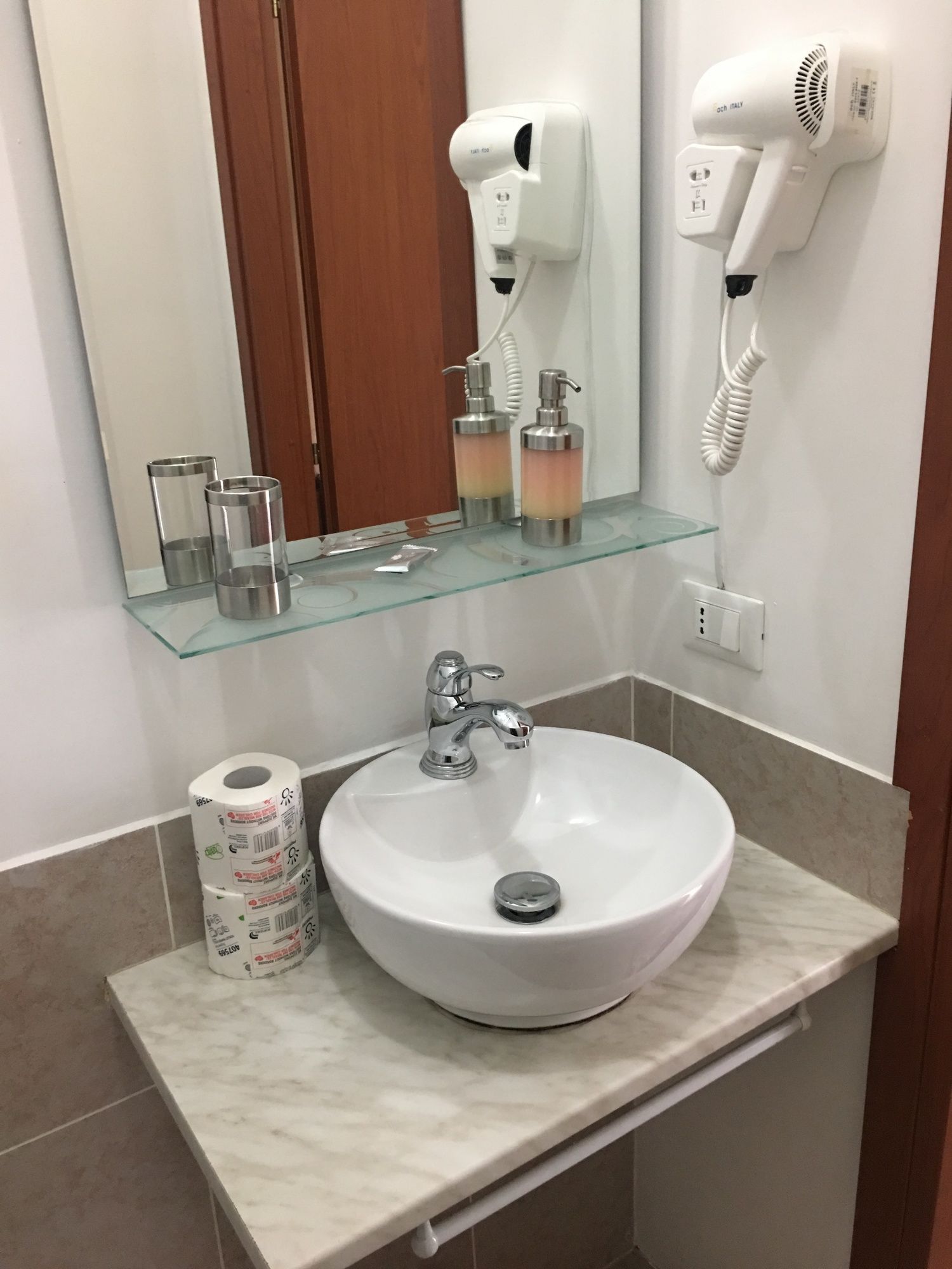 Фото Damiani & Sister Guest House