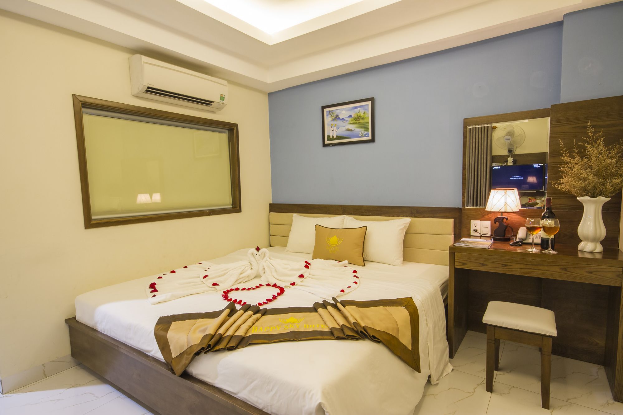 Фото Happy Sky Hotel