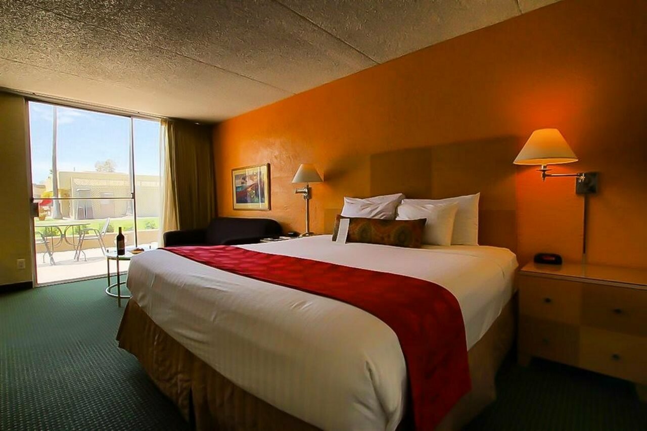 Фото отеля 2