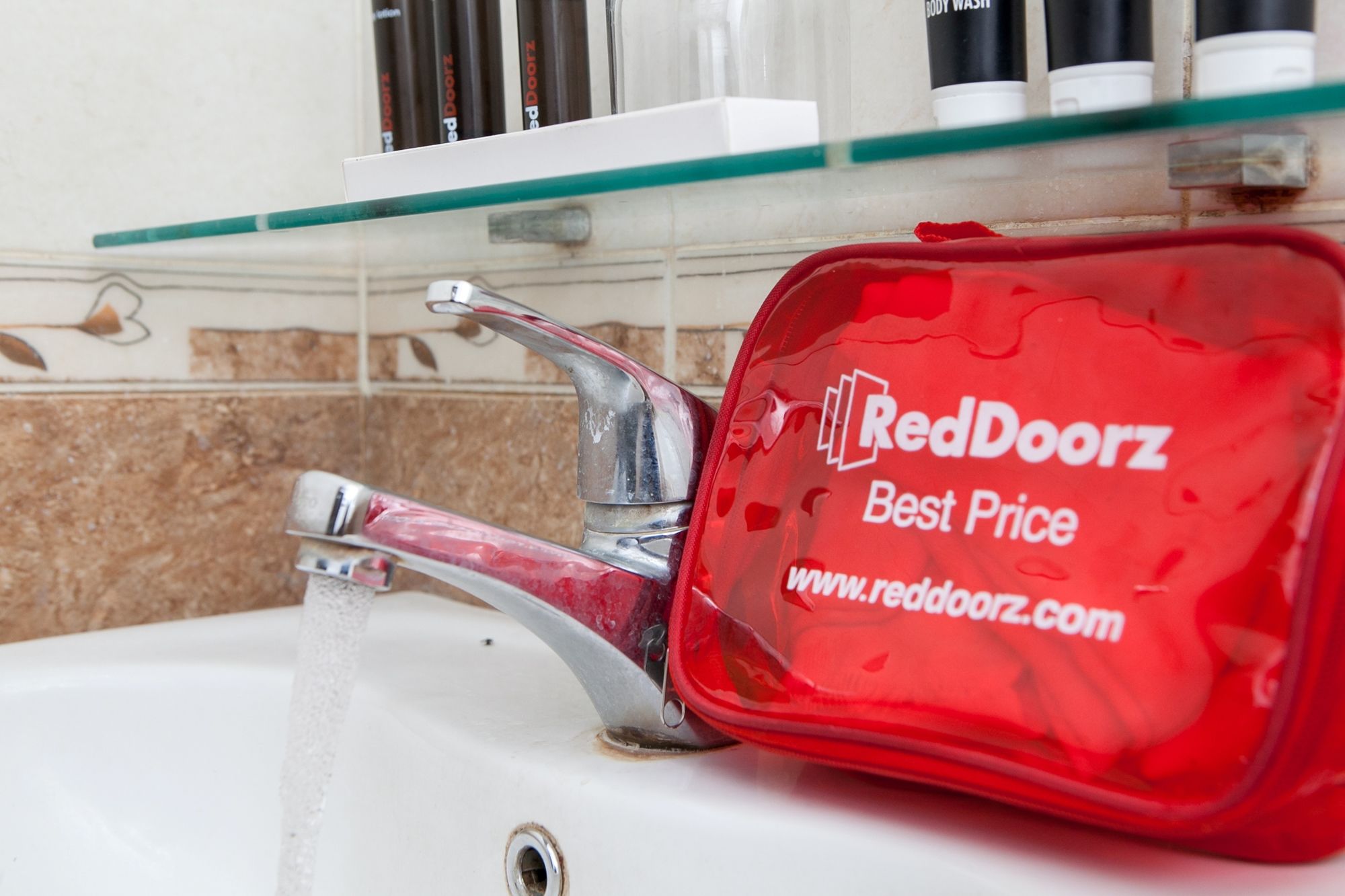 Фото RedDoorz @ Buah Batu