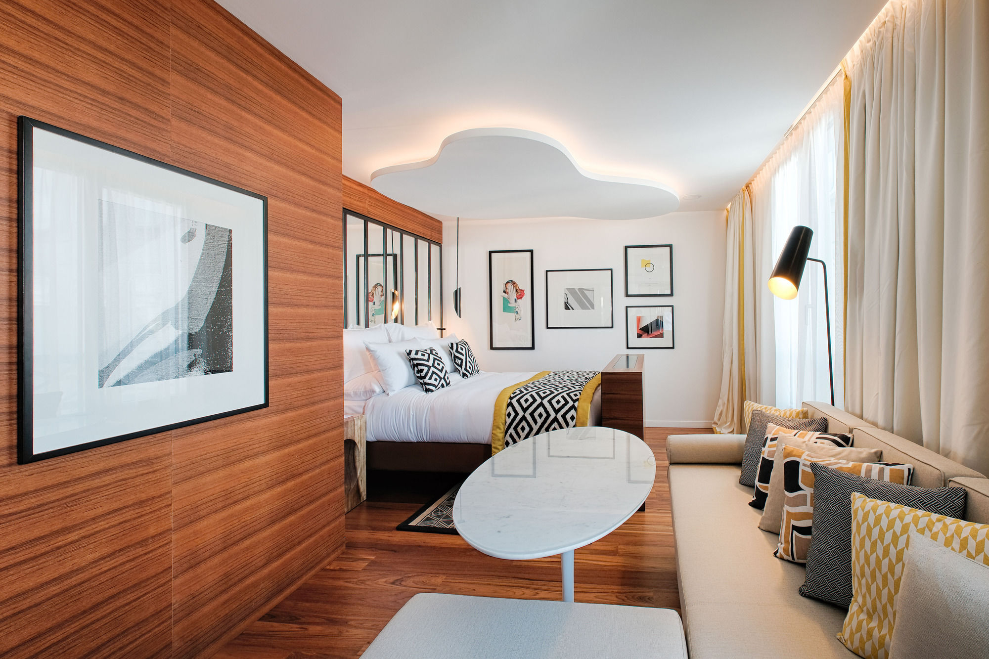 Фото Renaissance Paris Republique Hotel