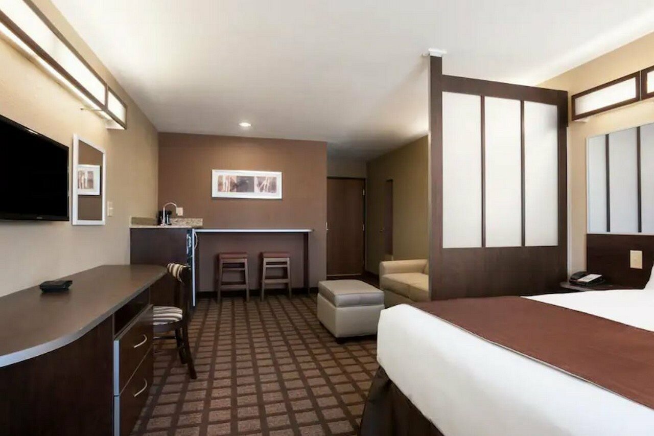 Фото Microtel Inn & Suites by Wyndham Midland