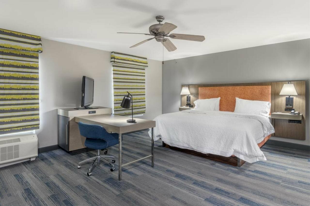 Фото Hampton Inn Brownwood