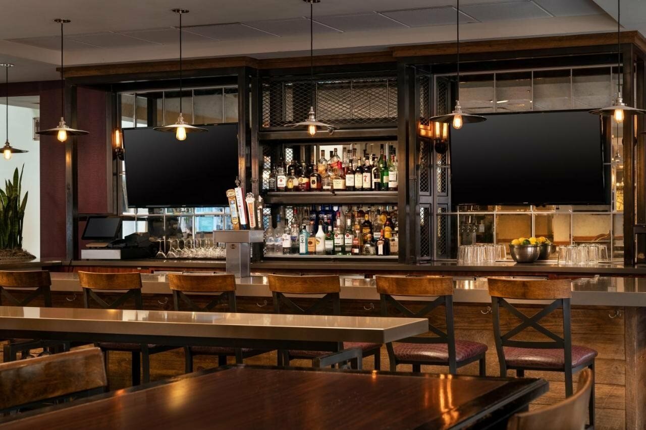 Фото Embassy Suites by Hilton New Orleans