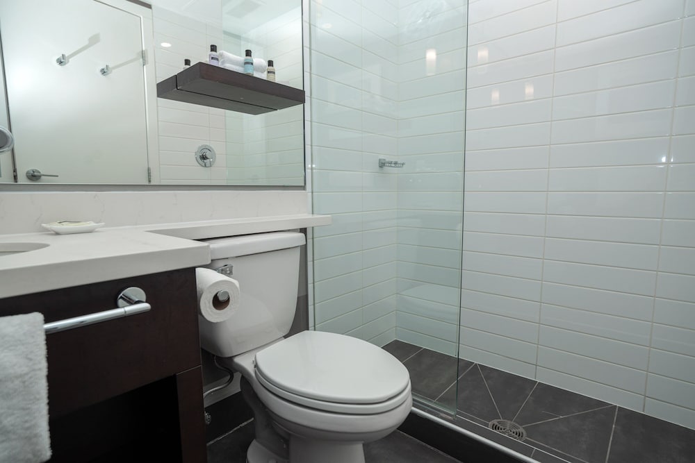 Фото Sandman Hotel Edmonton West