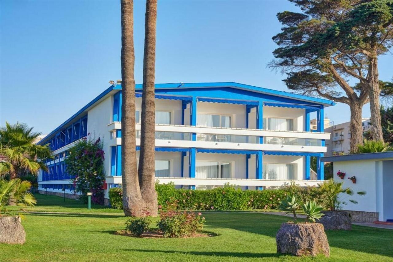 Фото отеля 2