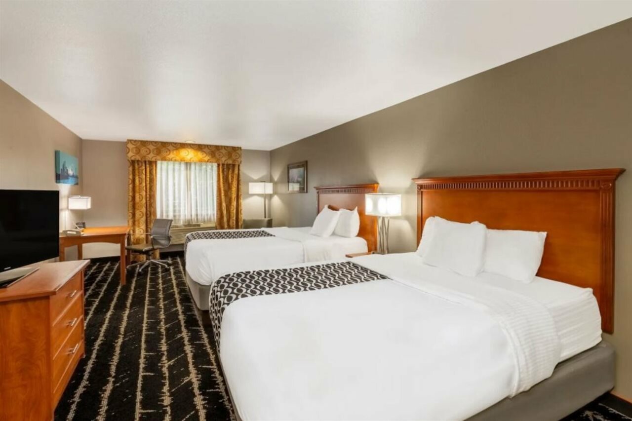 Фото La Quinta Inn & Suites by Wyndham Vancouver