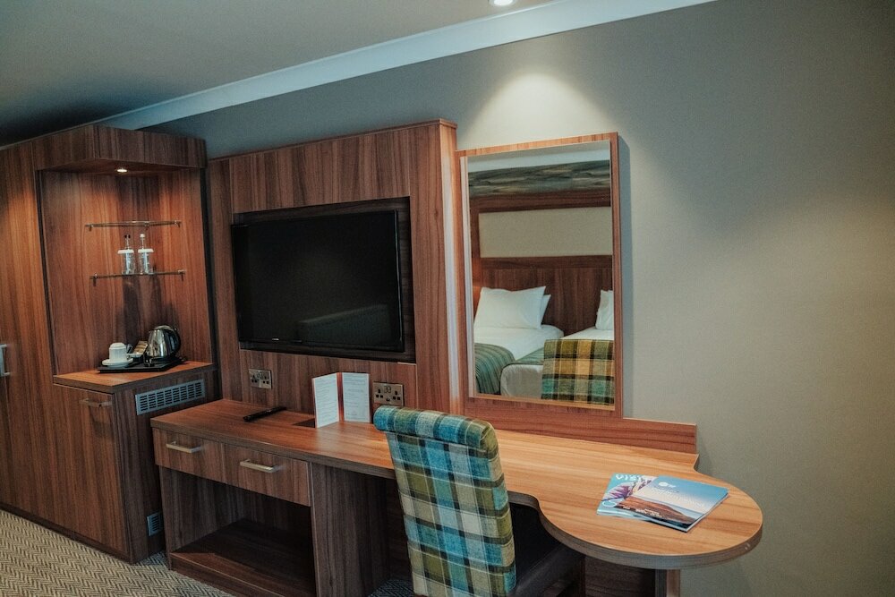 Фото Dunadry Hotel and Gardens