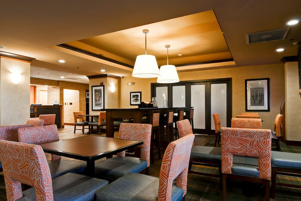 Фото Hampton Inn Waldorf