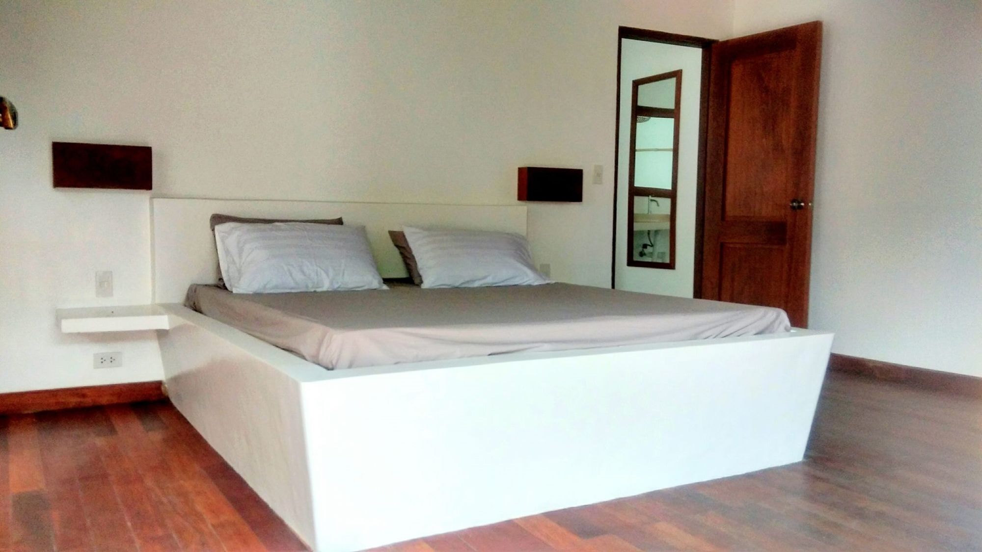 Фото Villa Kalachuchi B&b