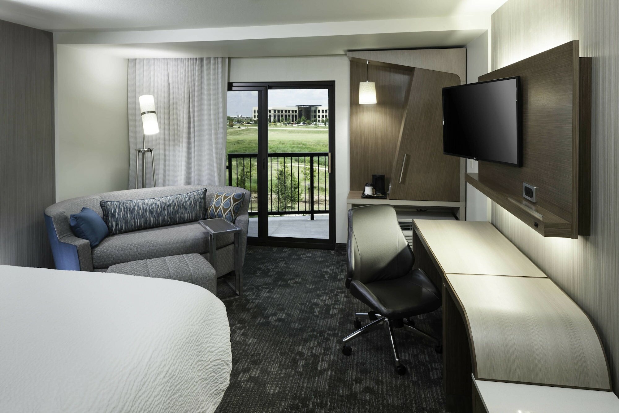 Фото Courtyard by Marriott Fort Worth at Alliance Town Center