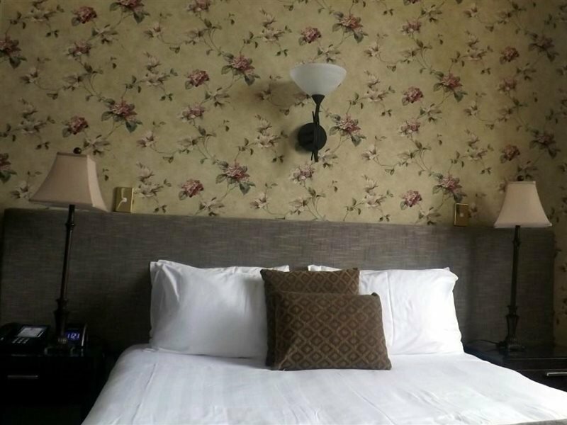 Фото The Esplanade Hotel