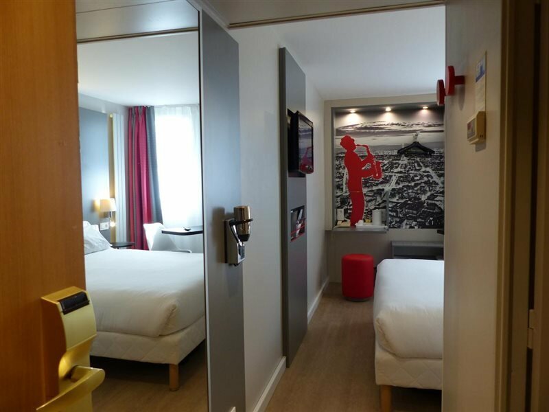 Фото Kyriad Paris Nord Porte de Saint Ouen