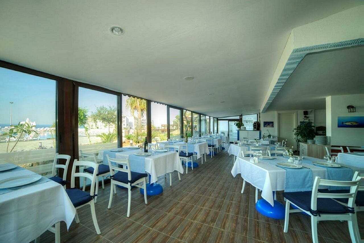 Фото Jasmine Court Hotel & Casino