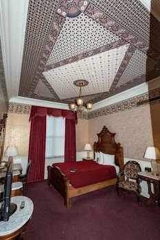 Фото Historic Strater Hotel
