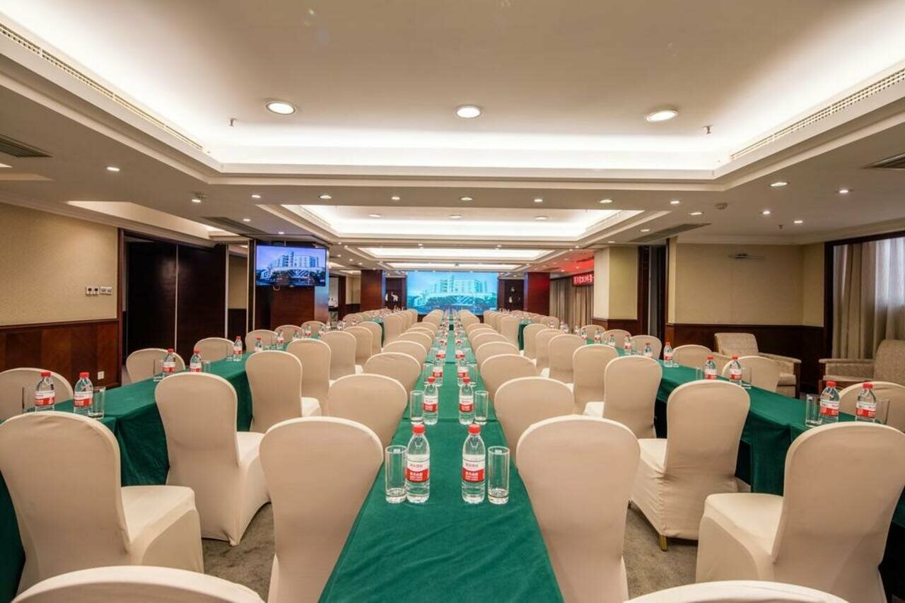 Фото Leeden Hotel Chengdu