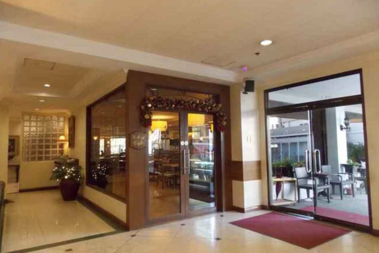 Фото Diplomat Hotel