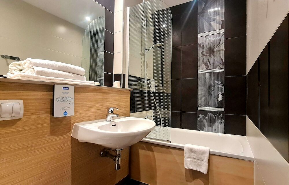 Фото Hotel Kyriad Marseille Palais Des Congres - Vélodrome