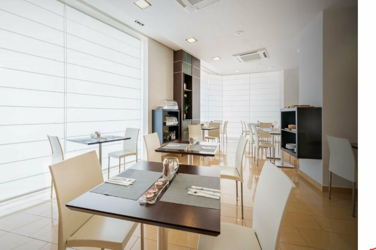 Фото Hotel Exe Puerta de San Pedro