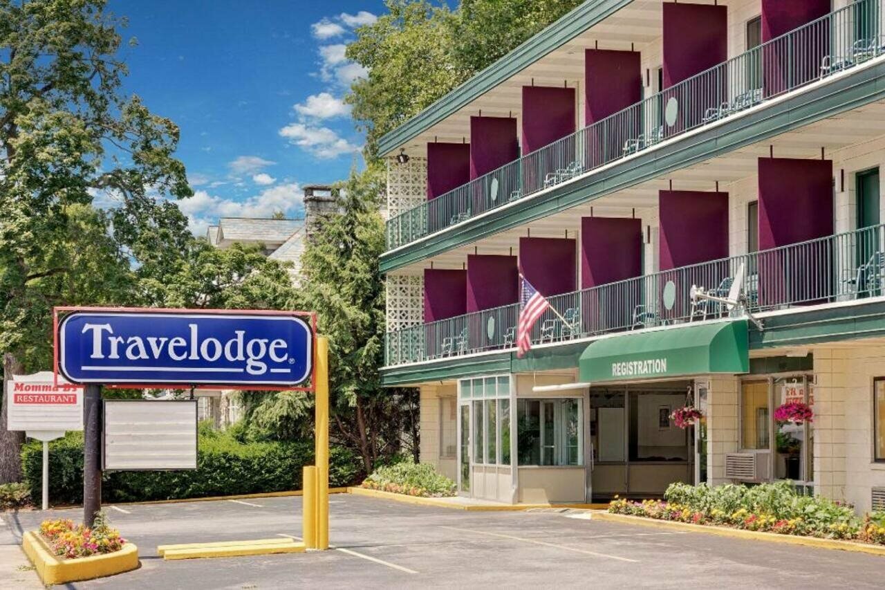 Фото Travelodge by Wyndham Chambersburg