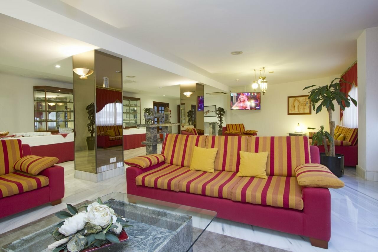 Фото Lancelot Hotel