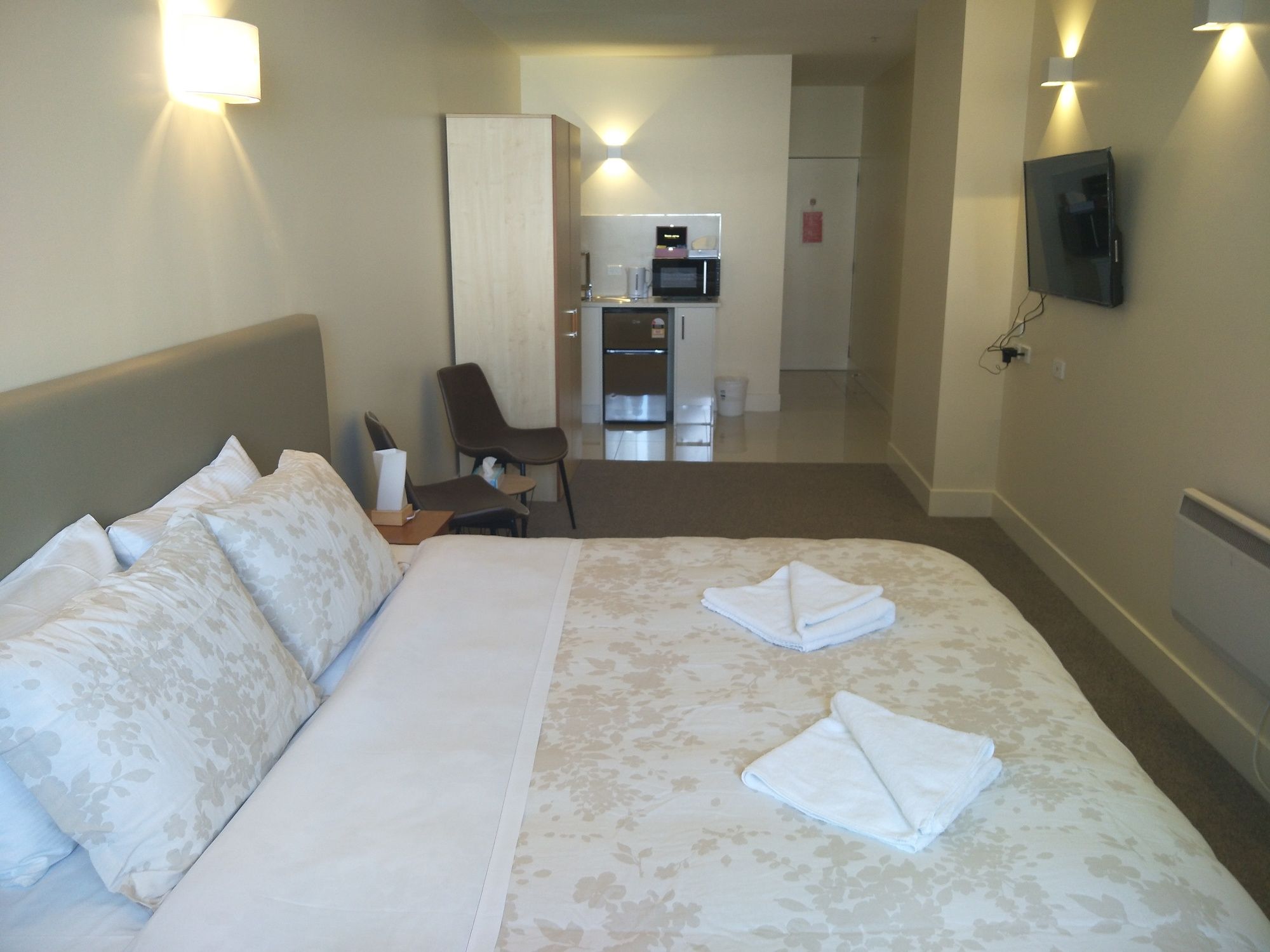 Фото Grand Central Serviced Apartments