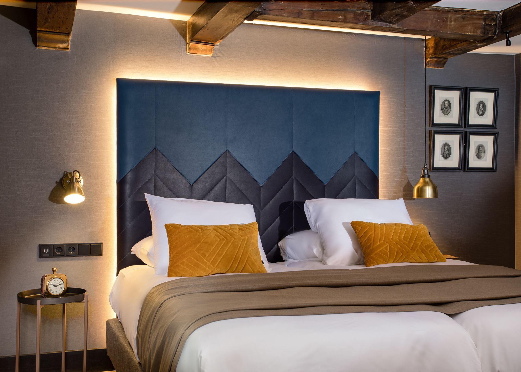 Фото The Hendrick's Hotel