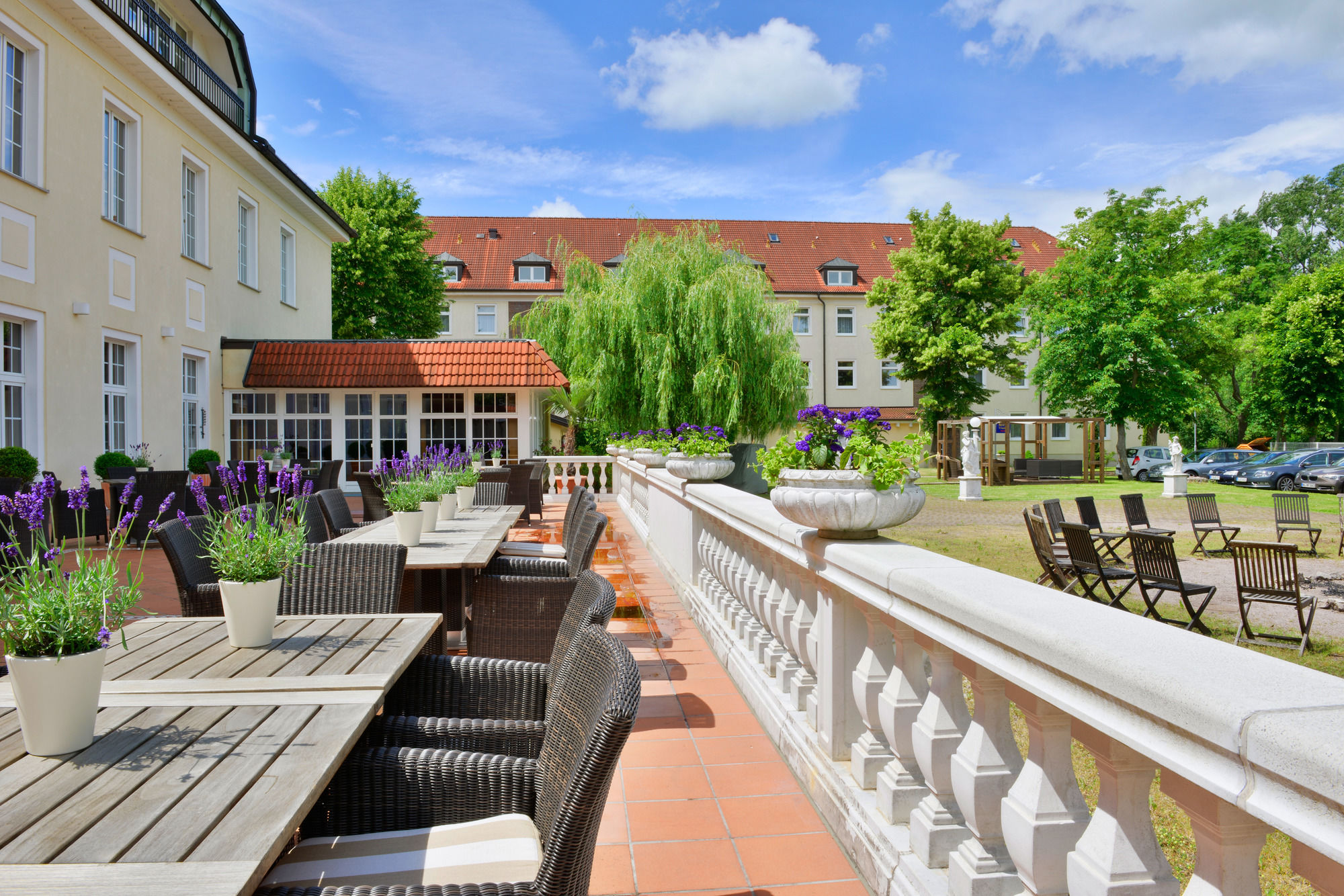 Фото отеля 2