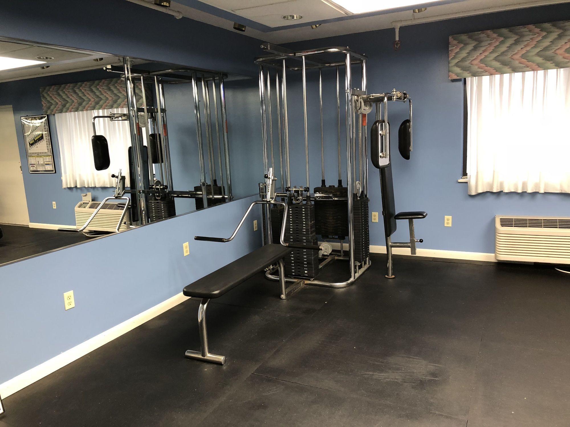 Фото Cayman Suites Hotel