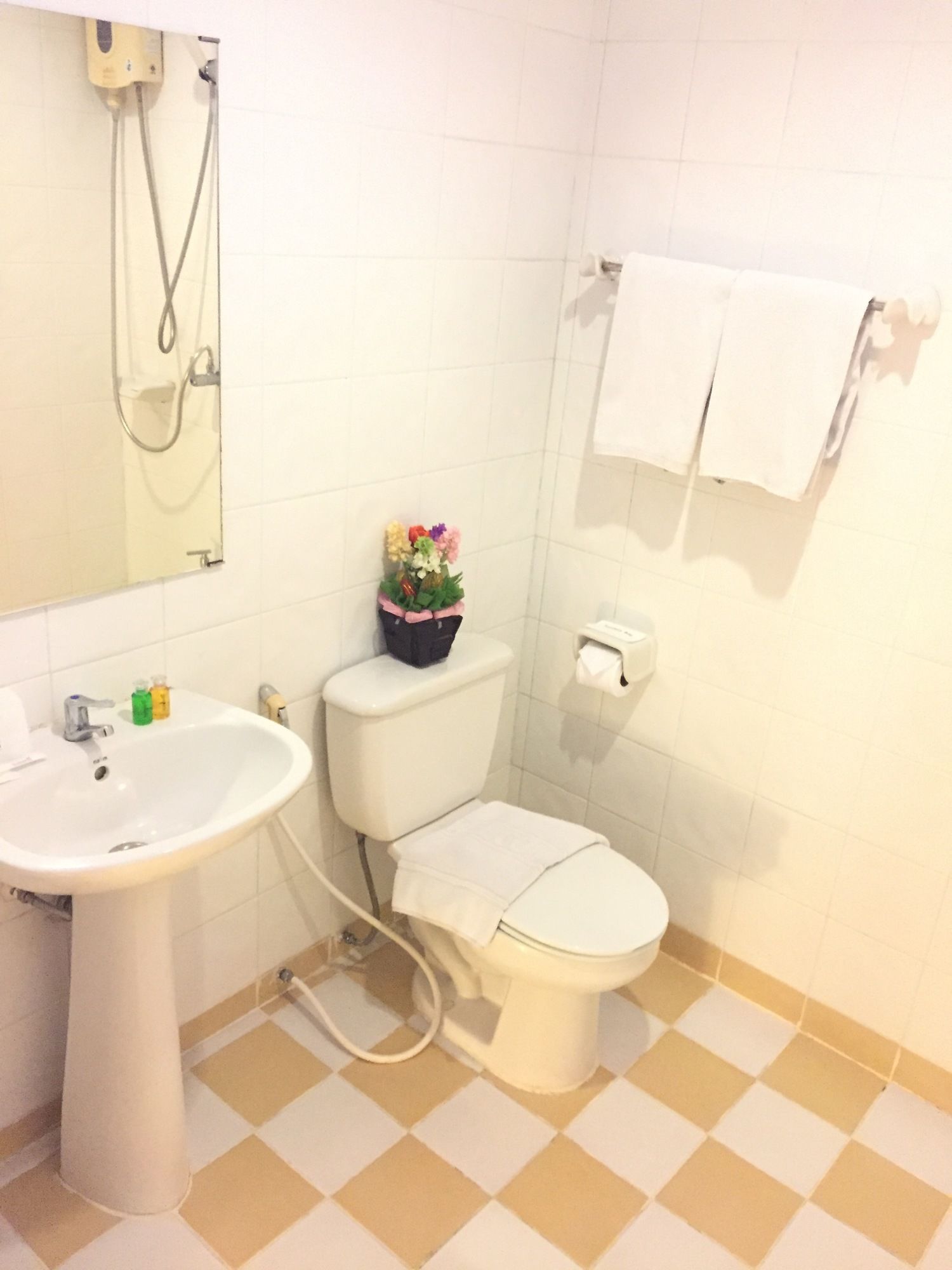 Фото The Color Living Hotel