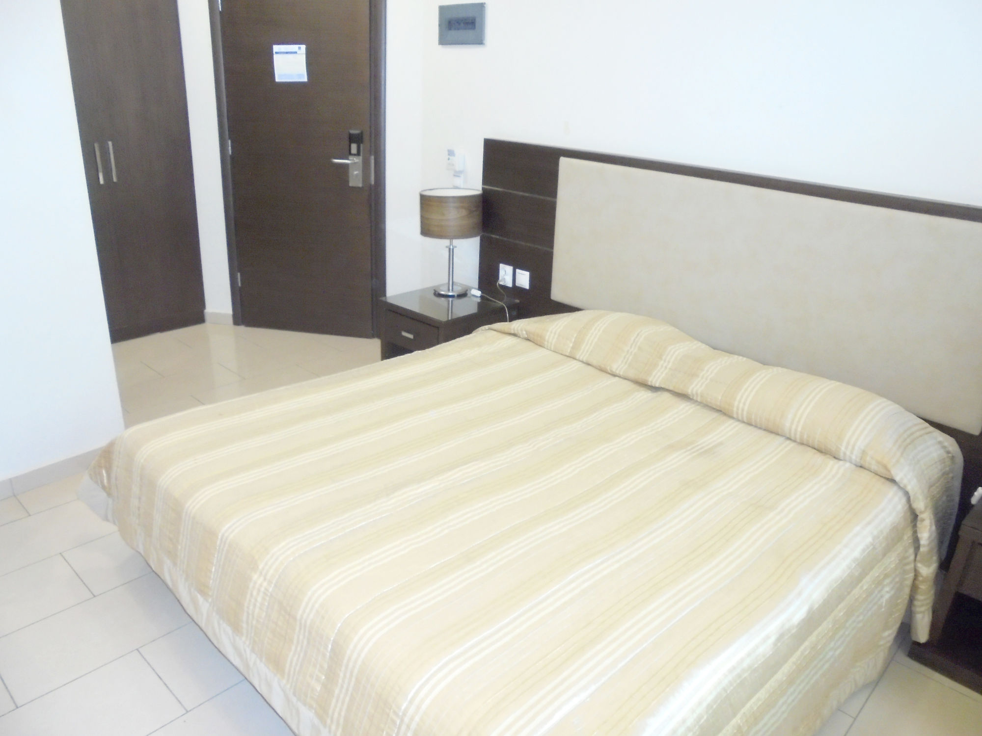 Фото Manessi City Hotel