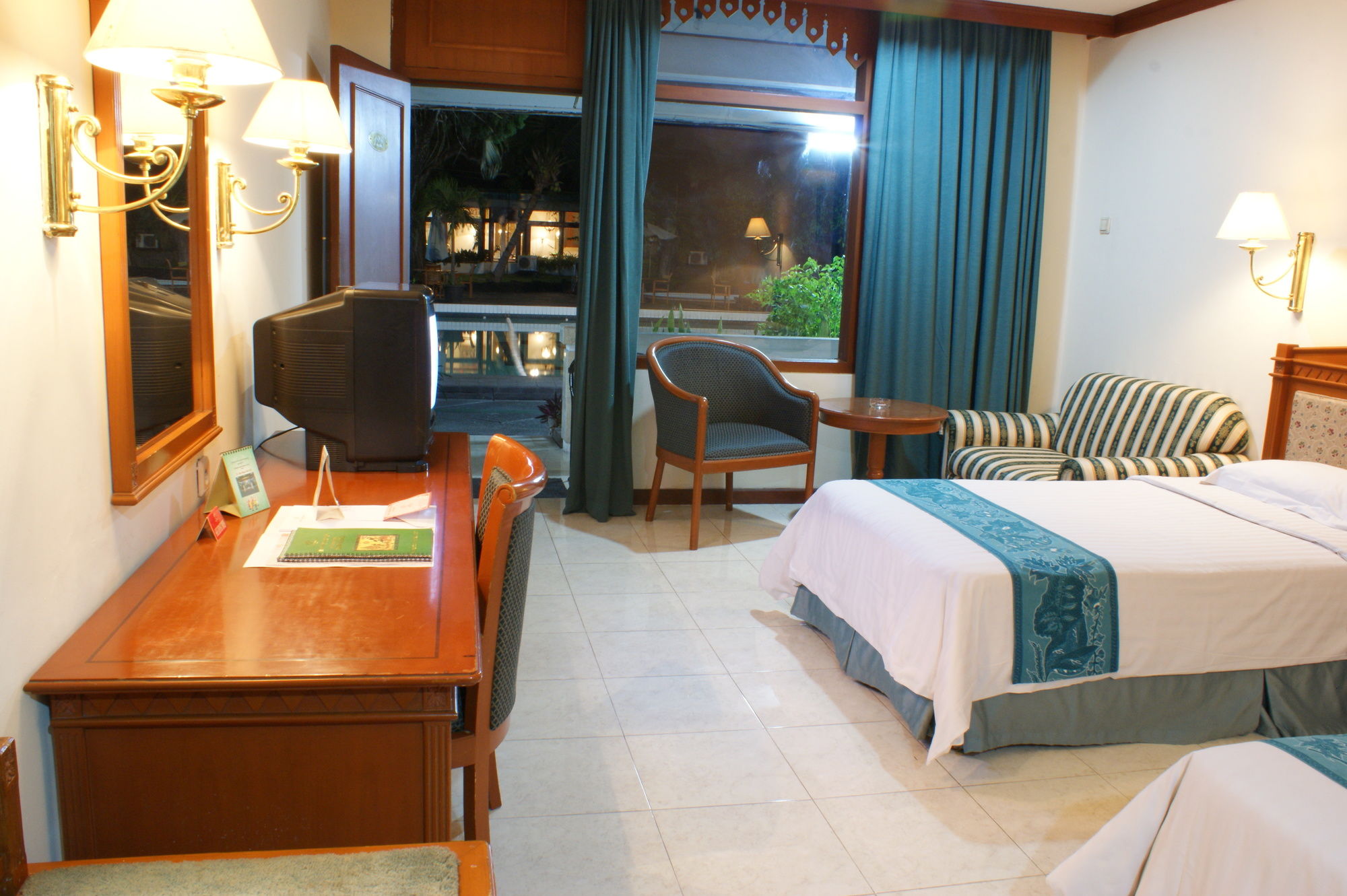 Фото Kusuma Sahid Prince Hotel