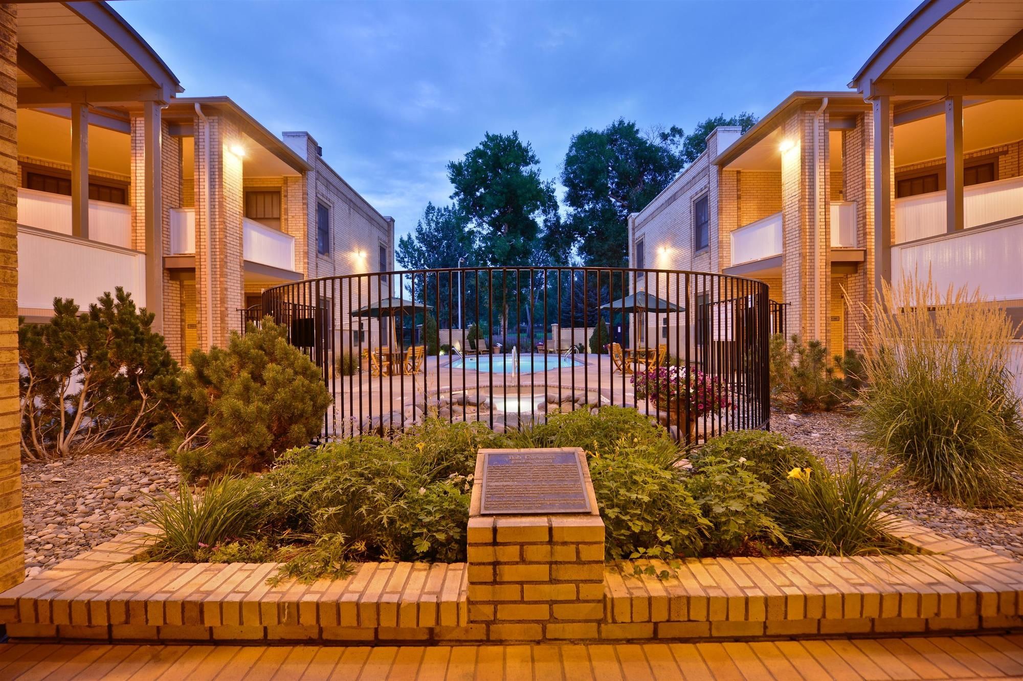 Фото Best Western Plus Plaza Hotel