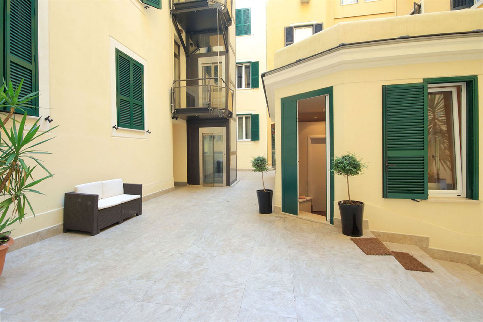 Фото Colosseo Gardens - My Extra Home