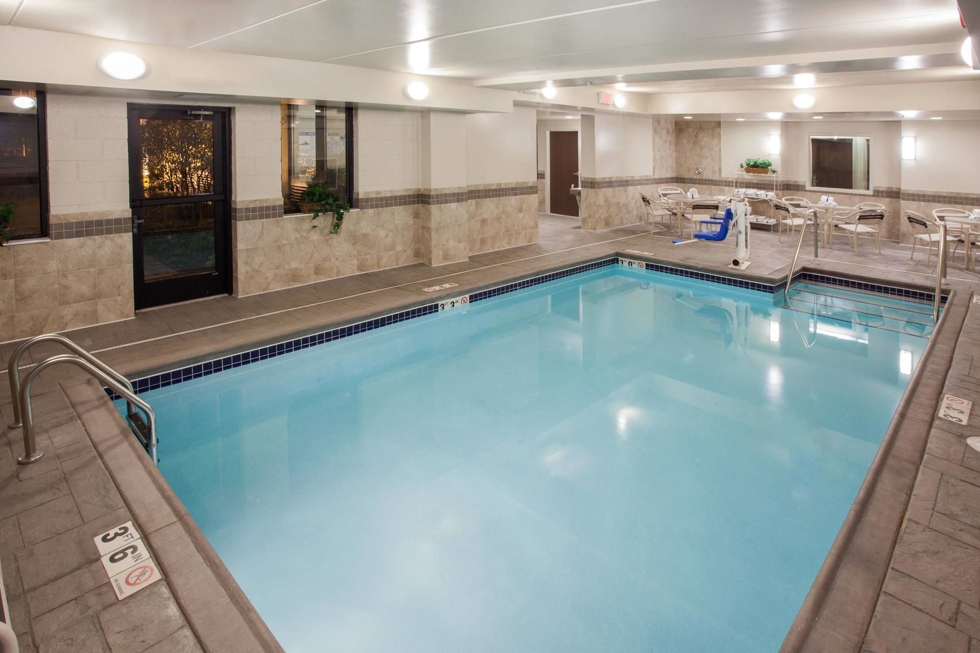 Фото Comfort Inn Chicago Schaumburg - O'Hare Airport