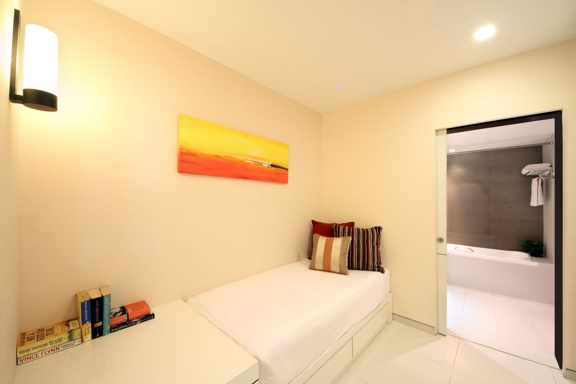 Фото Parkroyal Serviced Suites Singapore