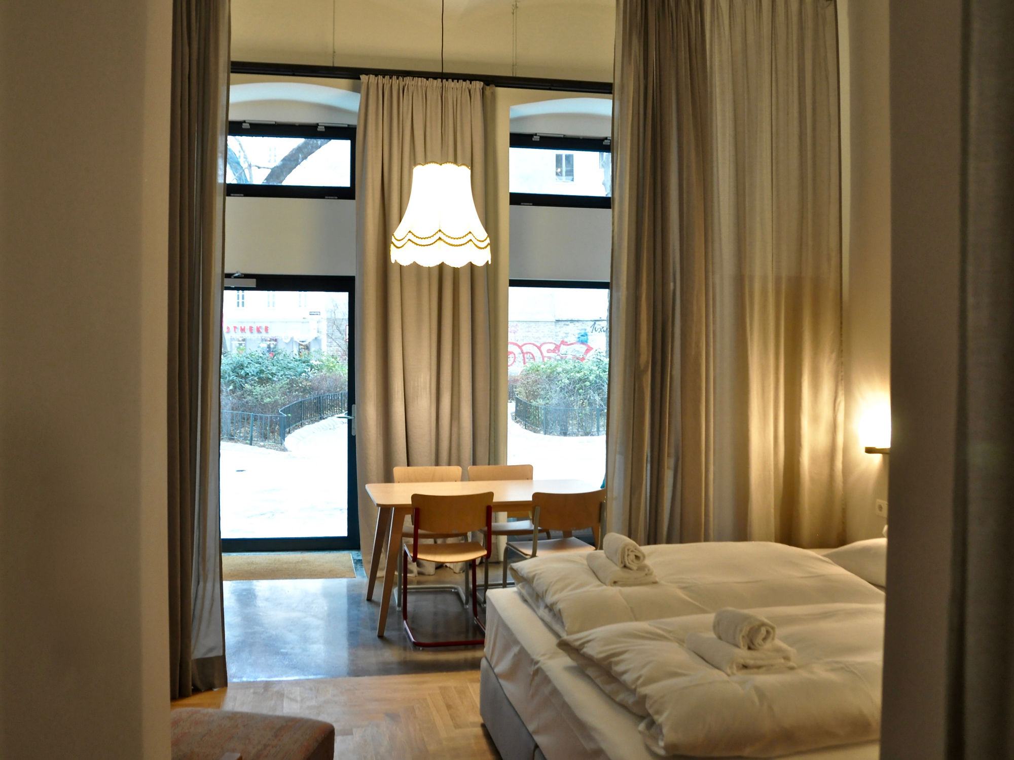 Фото 192934873645