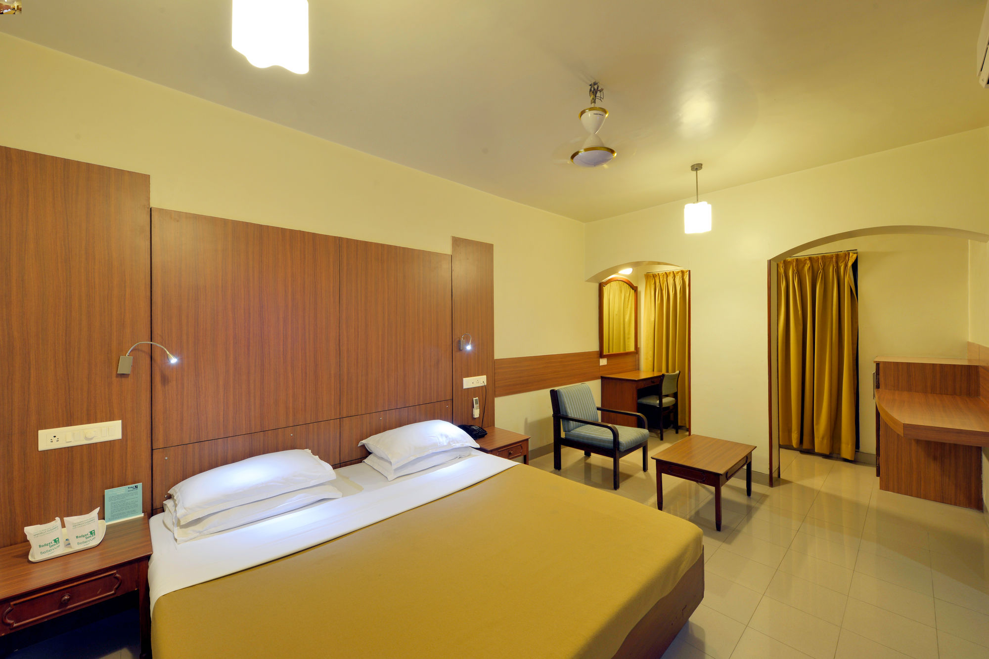 Фото Budget Inn Bellevue