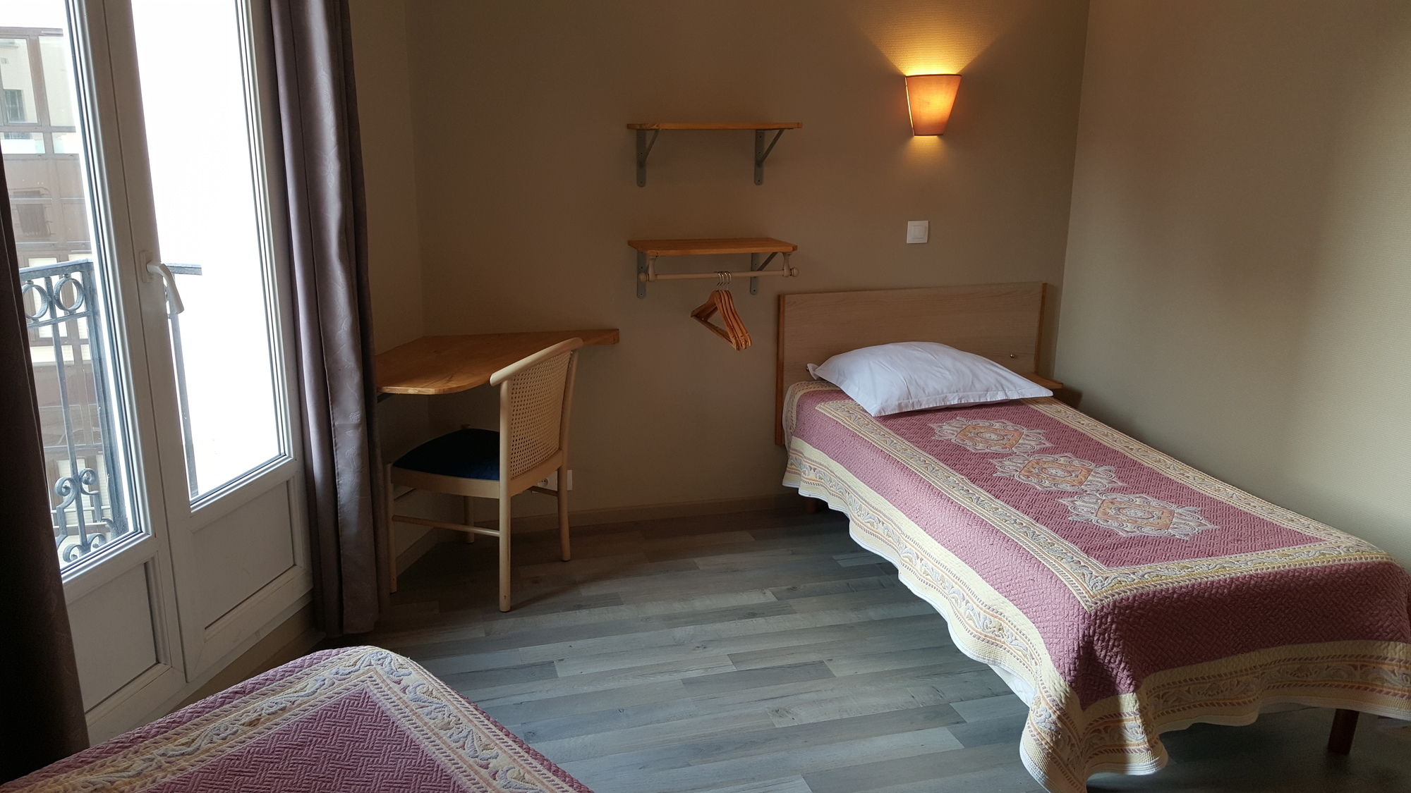 Фото Hotel Angleterre Montmartre