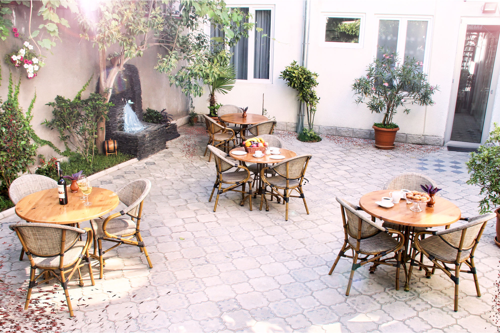 Фото Rustaveli Palace