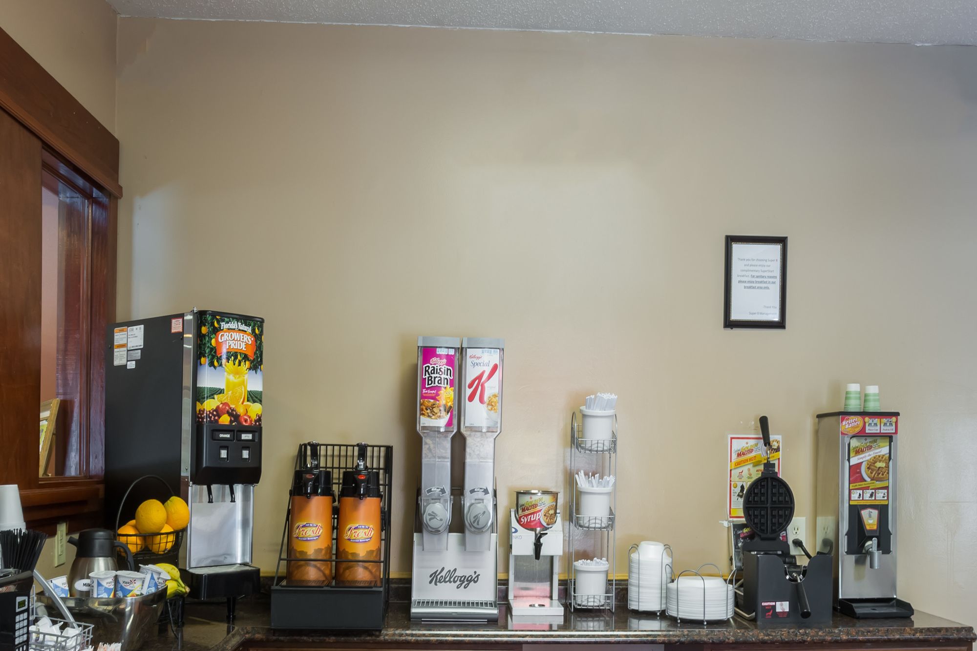 Фото Super 8 by Wyndham Norcross/I-85 Atlanta