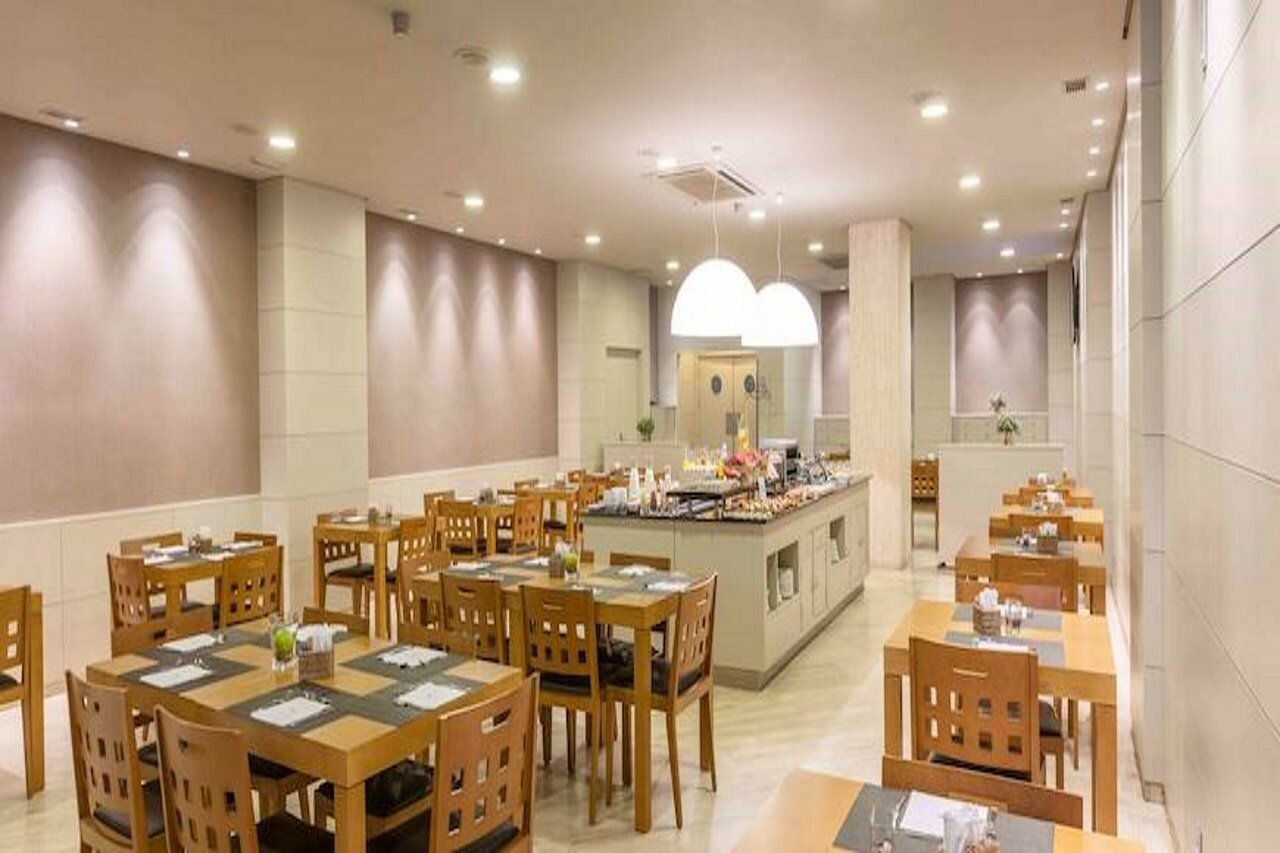 Фото Nh Oviedo Principado