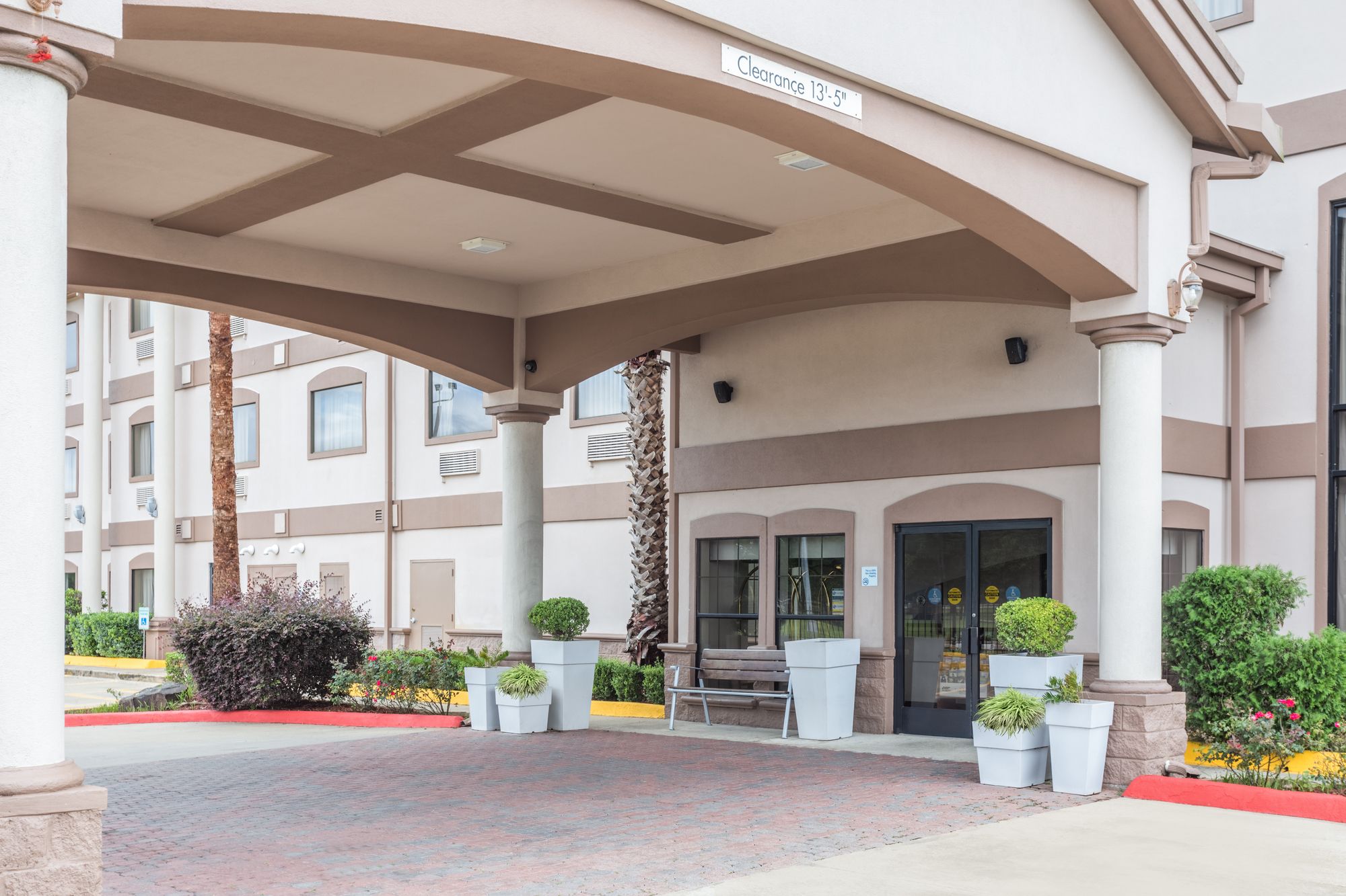 Фото Holiday Inn Express Hotel & Suites Lake Charles, an Ihg Hotel