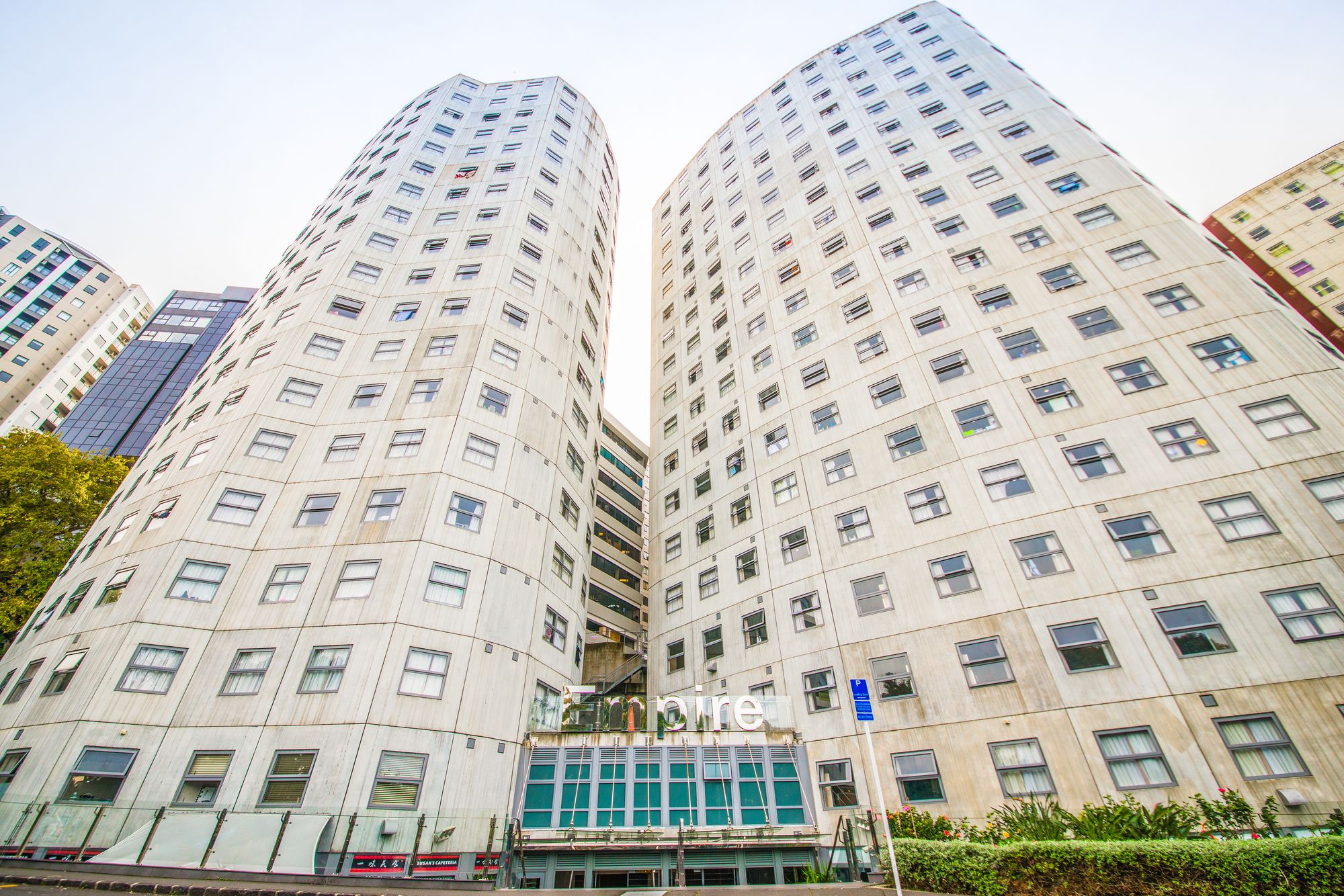 Фото Empire Apartments