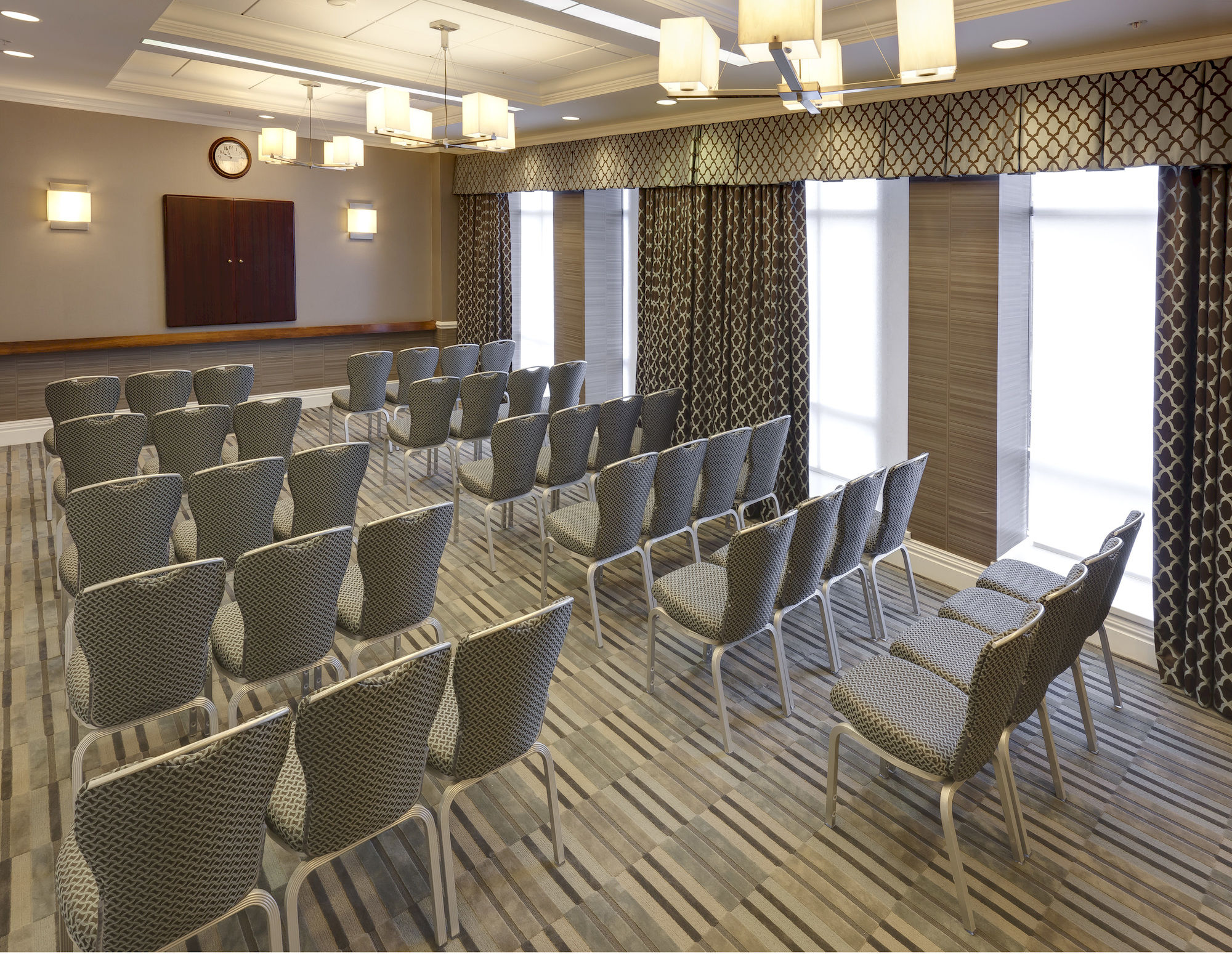 Фото Hampton Inn & Suites Buffalo Downtown