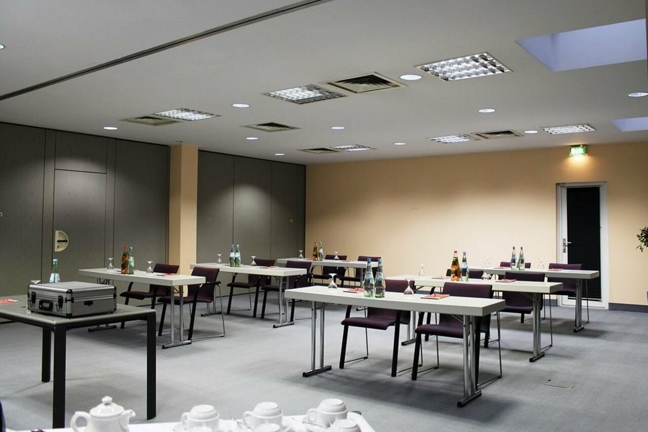 Фото Mercure Hotel Stuttgart Zuffenhausen