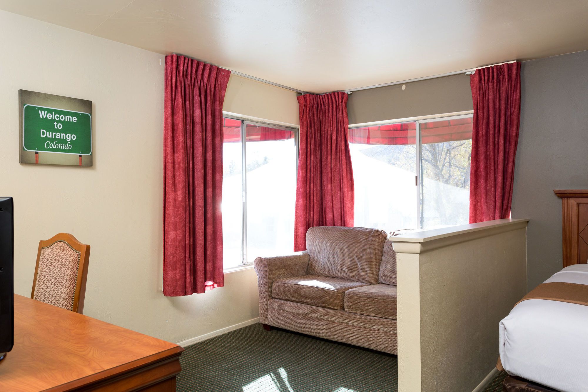 Фото Econo Lodge Inn & Suites Durango