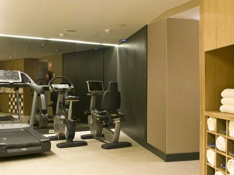 Фото Radisson Blu Hotel, Madrid Prado